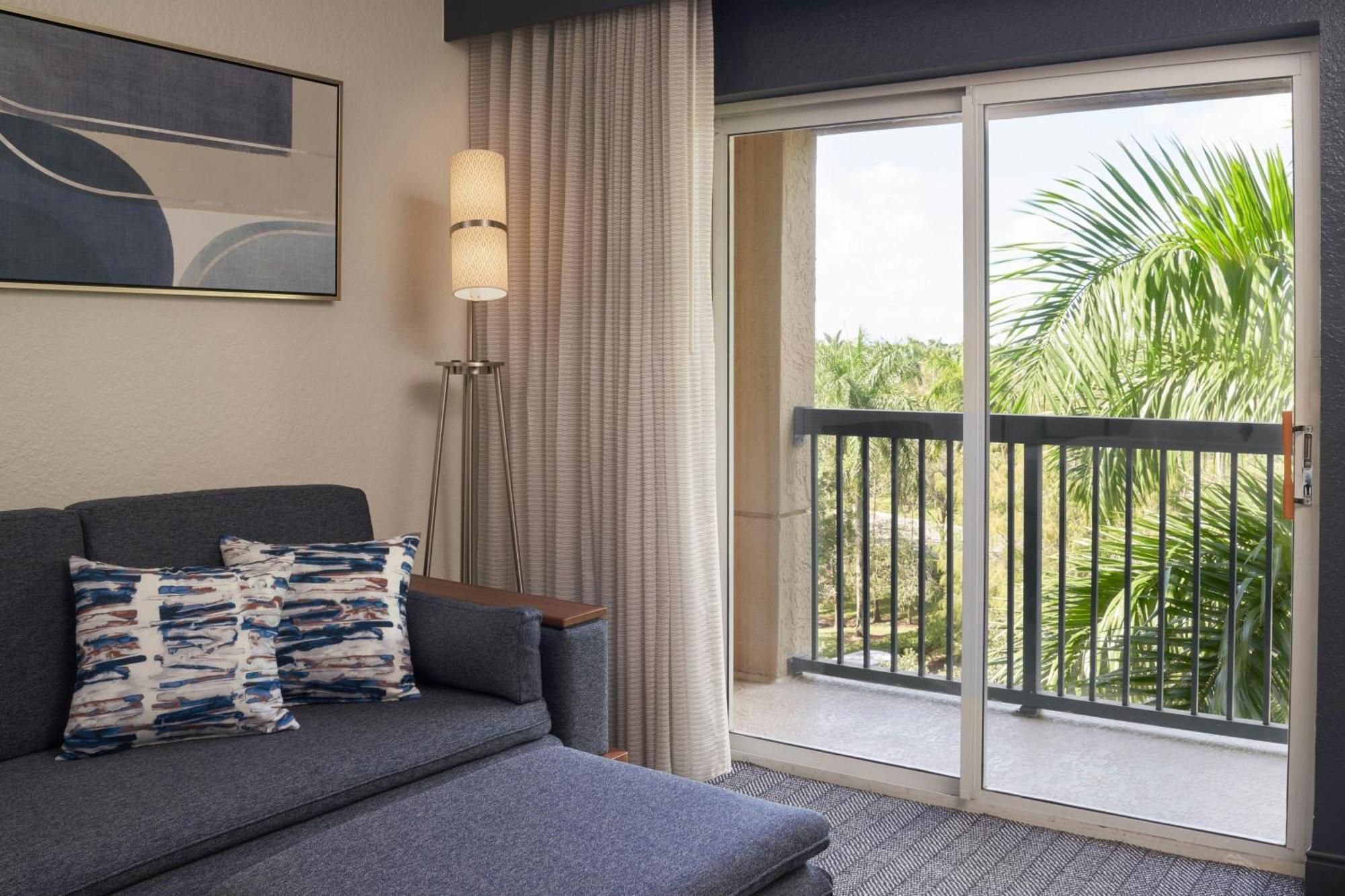 Courtyard By Marriott Fort Lauderdale Weston Bagian luar foto
