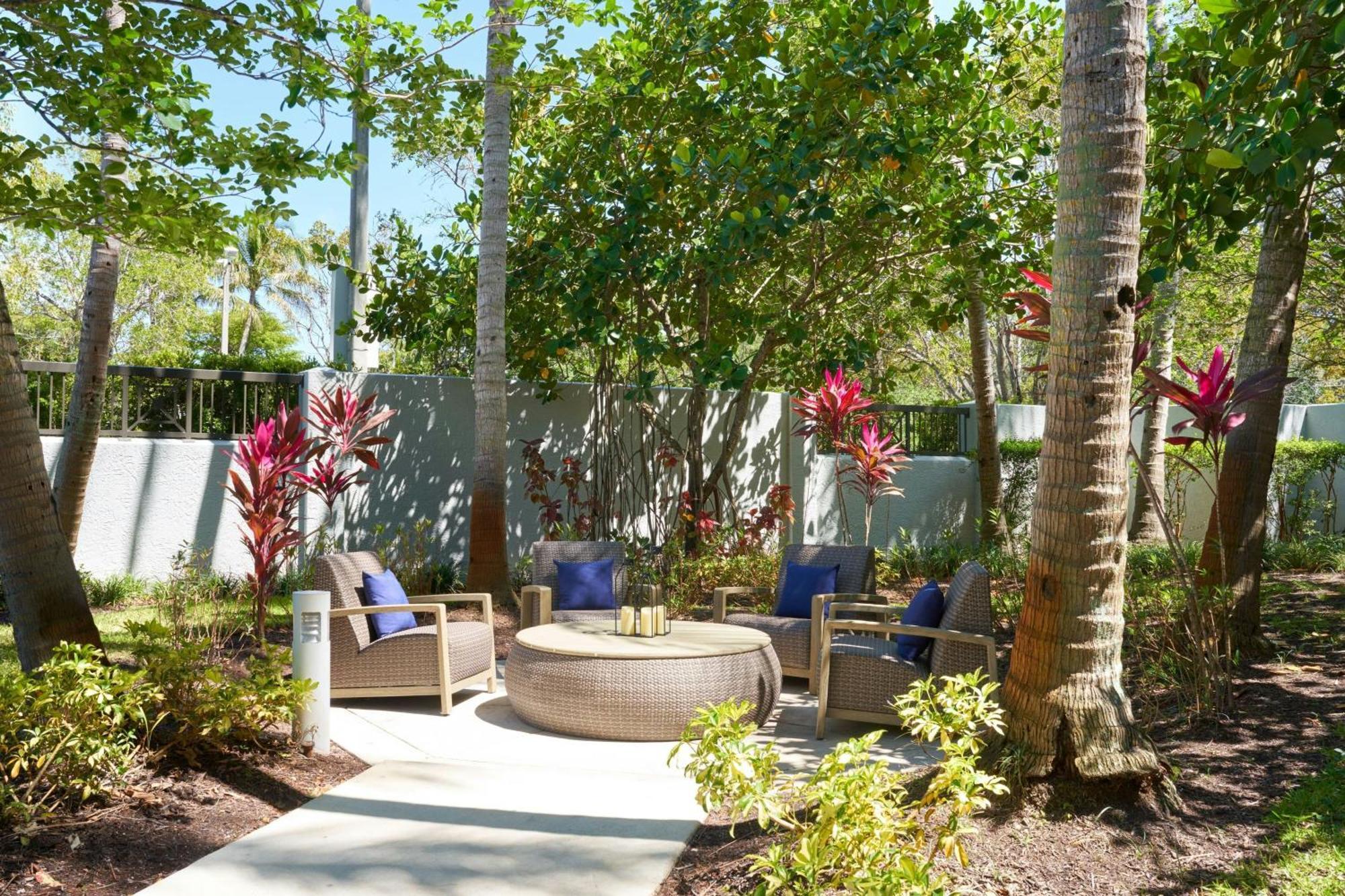 Courtyard By Marriott Fort Lauderdale Weston Bagian luar foto